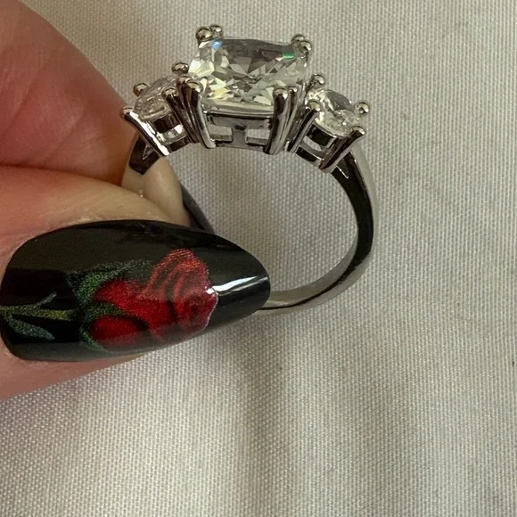 Elegant 925 Silver Women's Ring - Picture 8 of 11